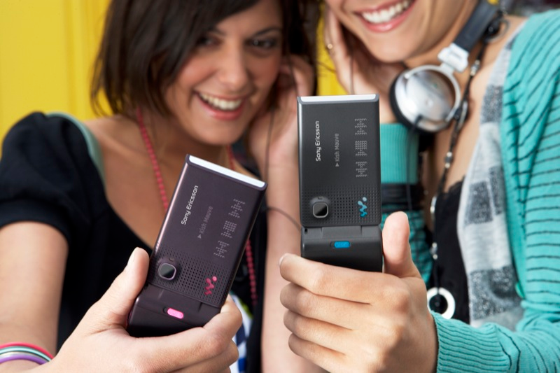Illustration for article titled Sony Ericsson Updates Walkman Phone Line With W890 and W380